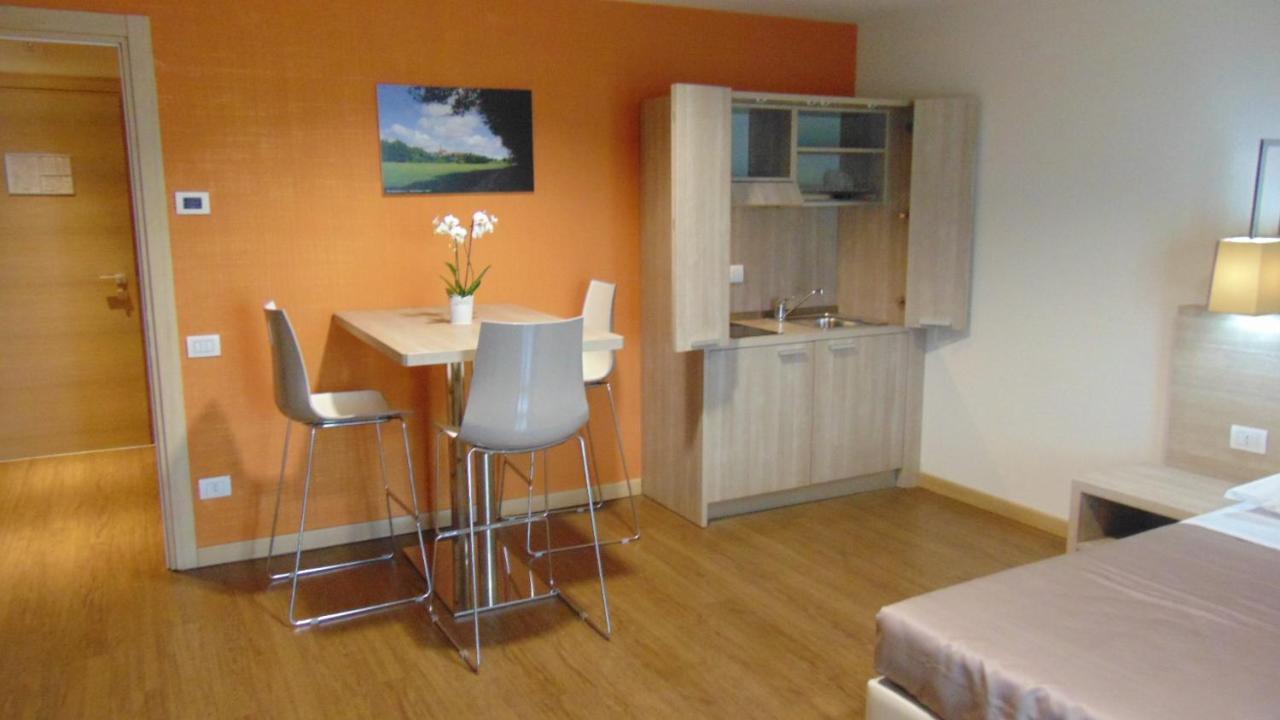 Turin Airport Hotel & Residence San Francesco al Campo Eksteriør billede