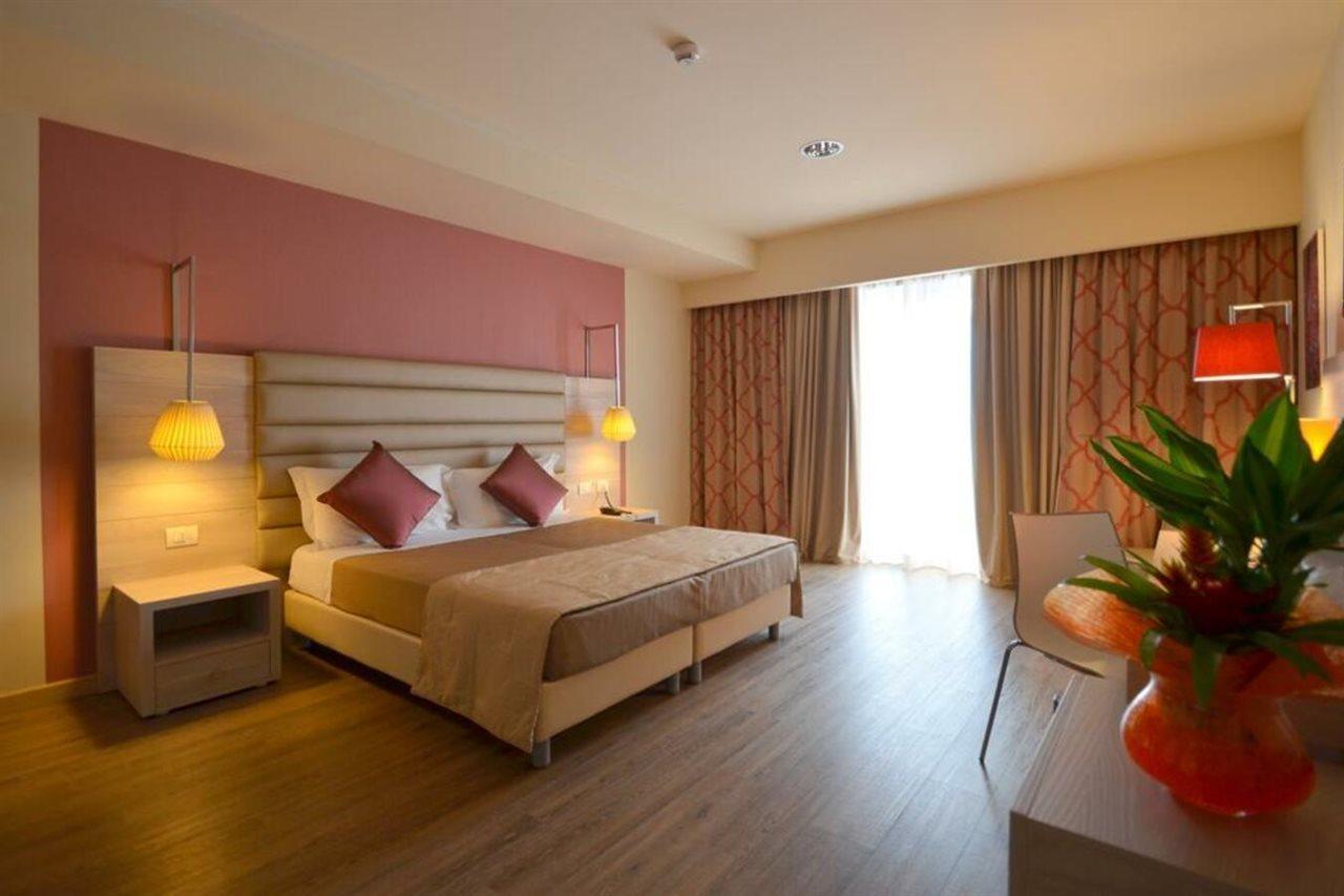 Turin Airport Hotel & Residence San Francesco al Campo Eksteriør billede