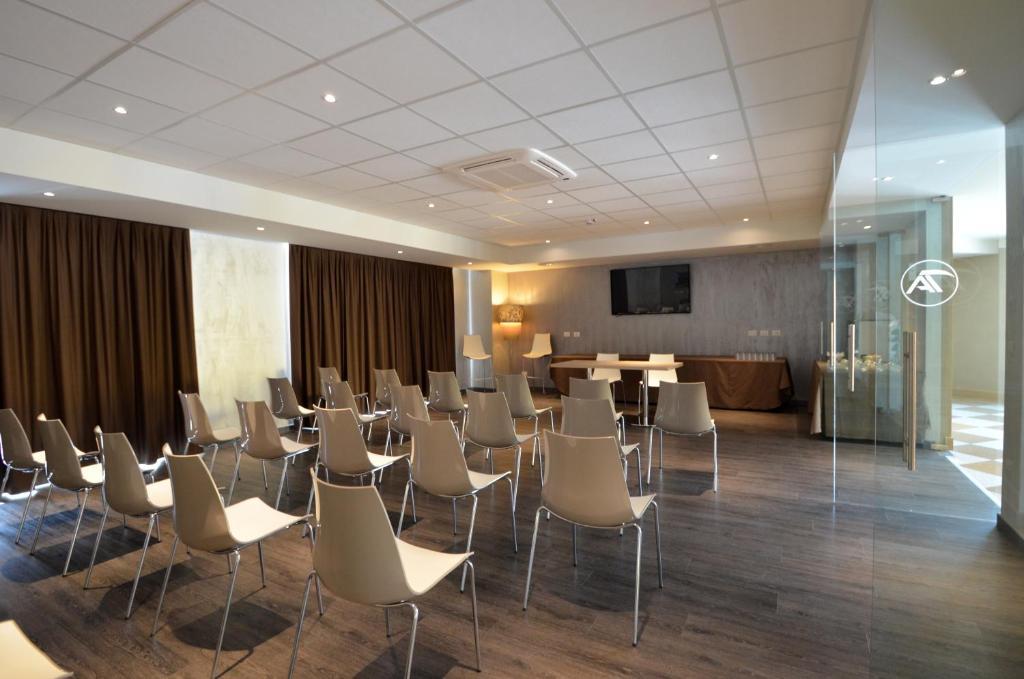 Turin Airport Hotel & Residence San Francesco al Campo Eksteriør billede